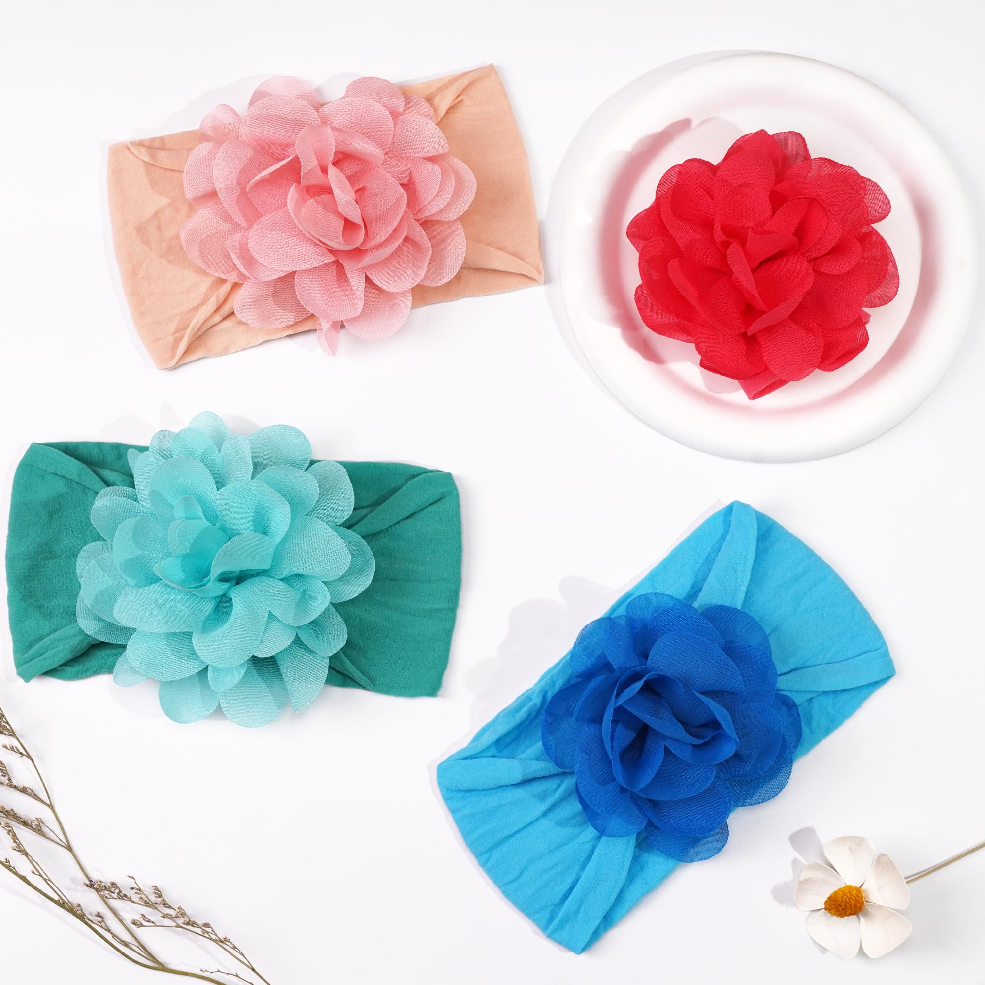 CÉLLOT family photos headband helps capture cute moments