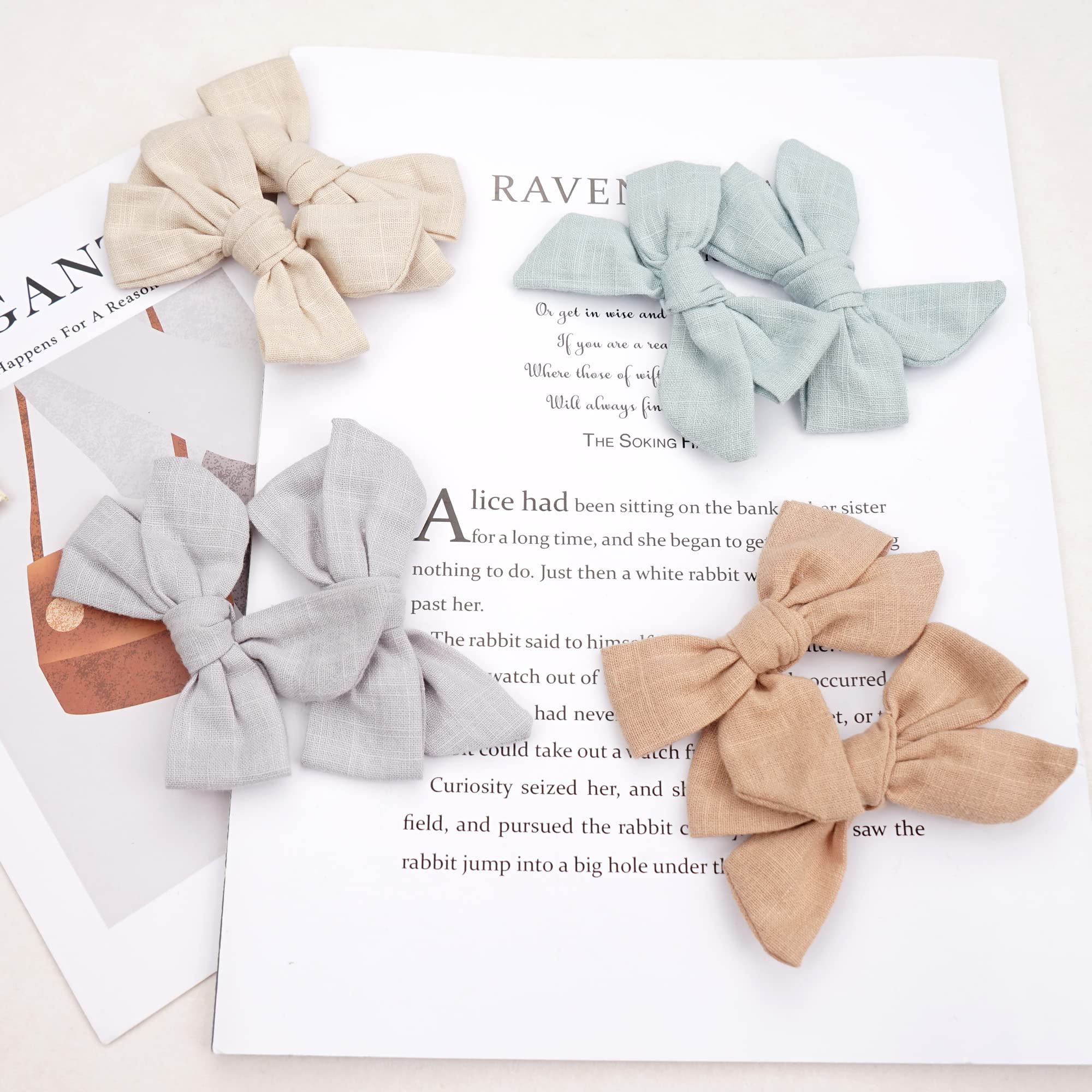 CÉLLOT girls alligator clip detail demonstrates secure, removable attachment.