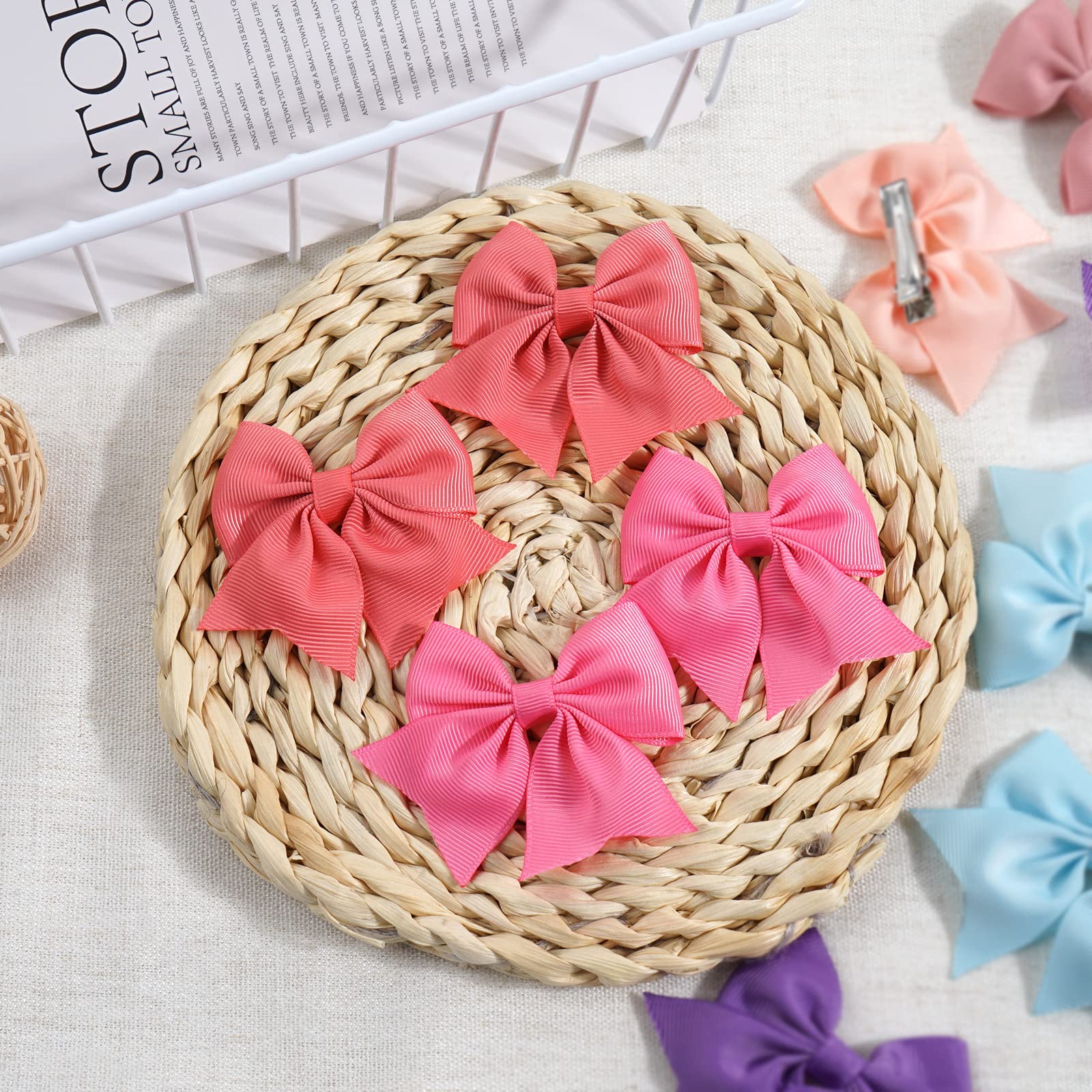 Celllot back-to-school ready bows with durable clips and color coordination.