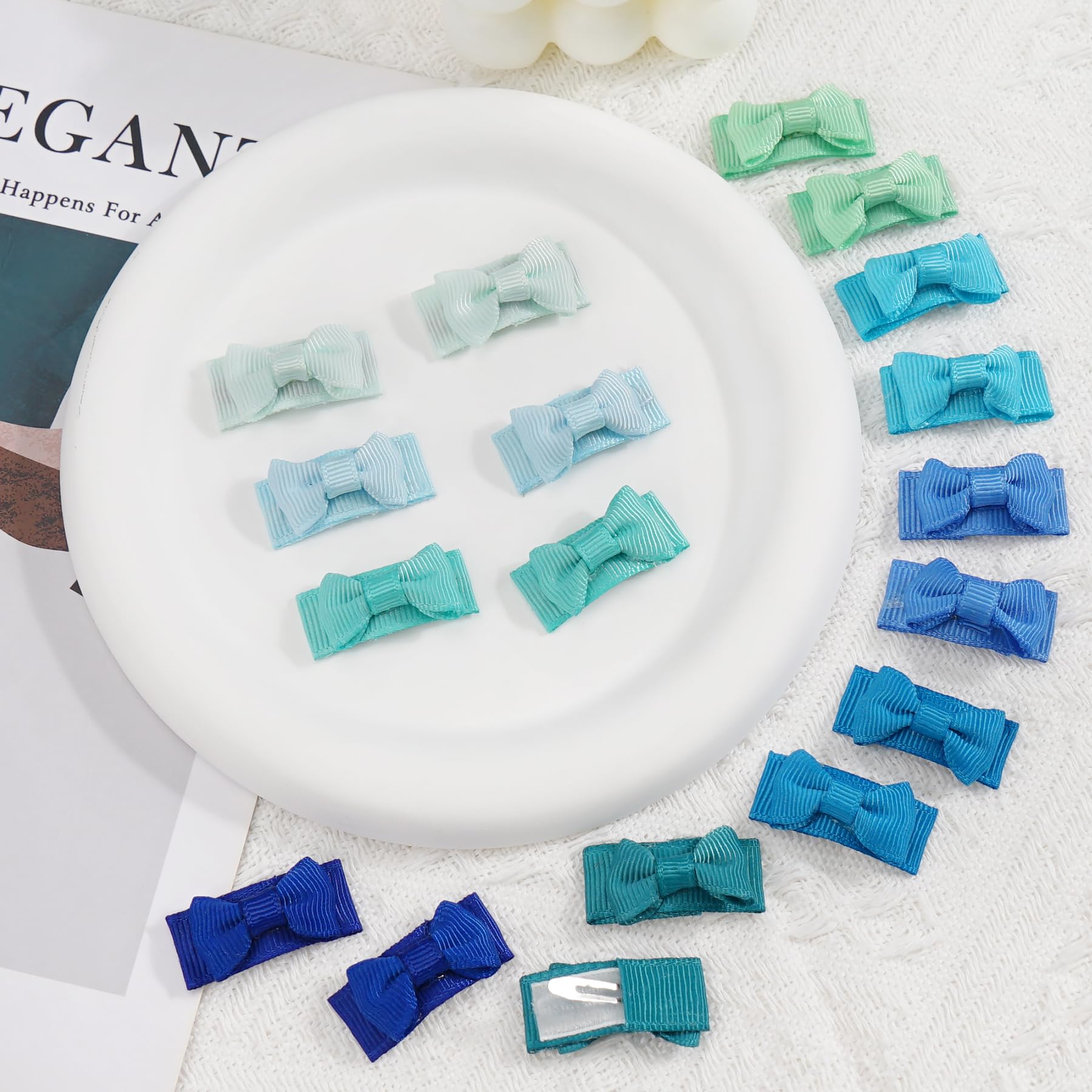 CÉLLOT mini bows on baby hair demonstrate lightweight comfort for daily wear.