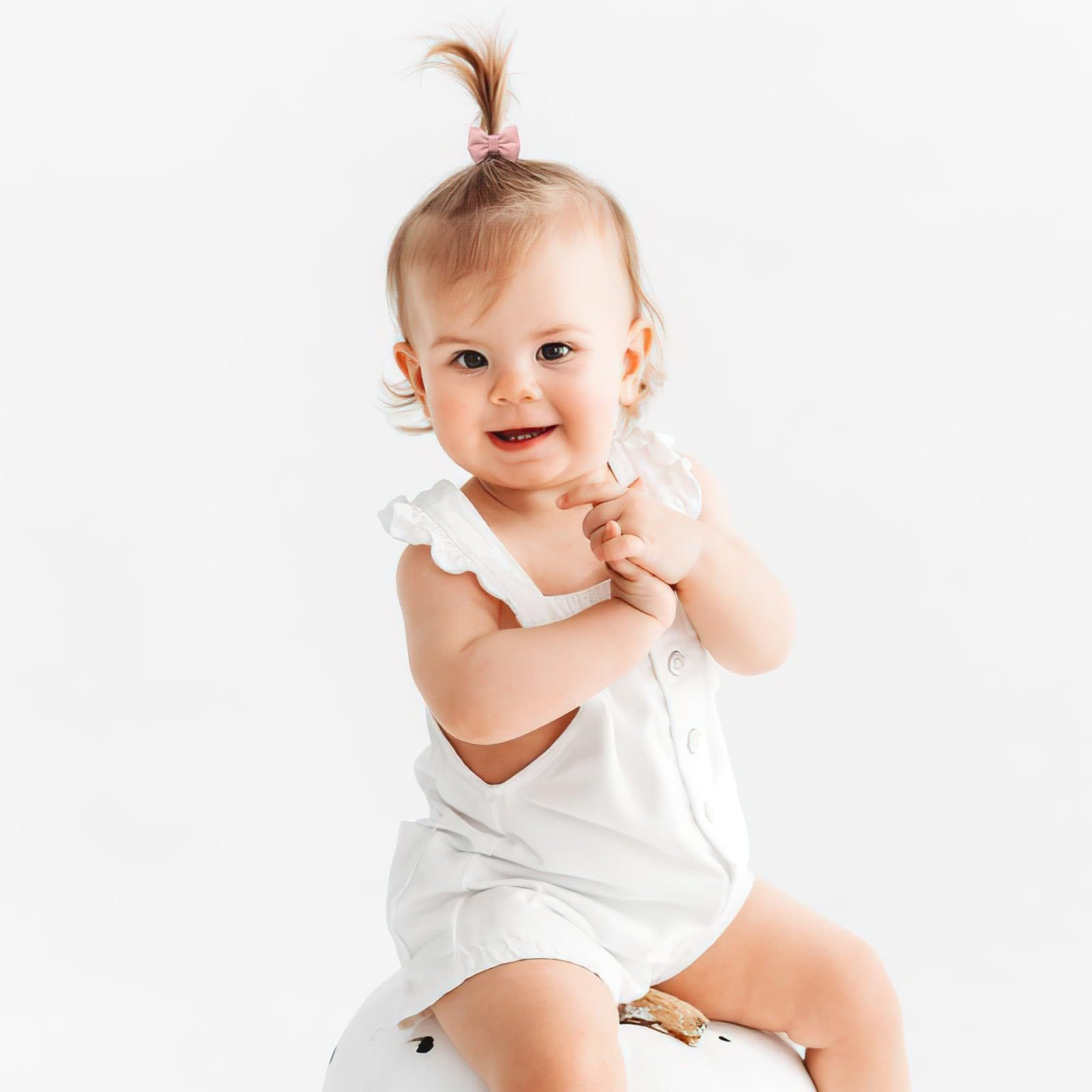 CÉLLOT coordinating outfits with tiny bows for photos and daily wear.