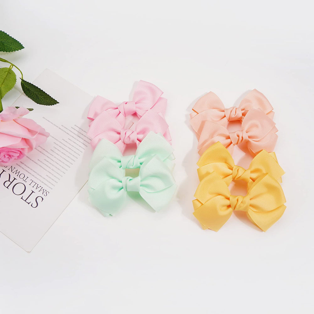 Cellot alligator clip close-up showing strong grip and no-slip design.