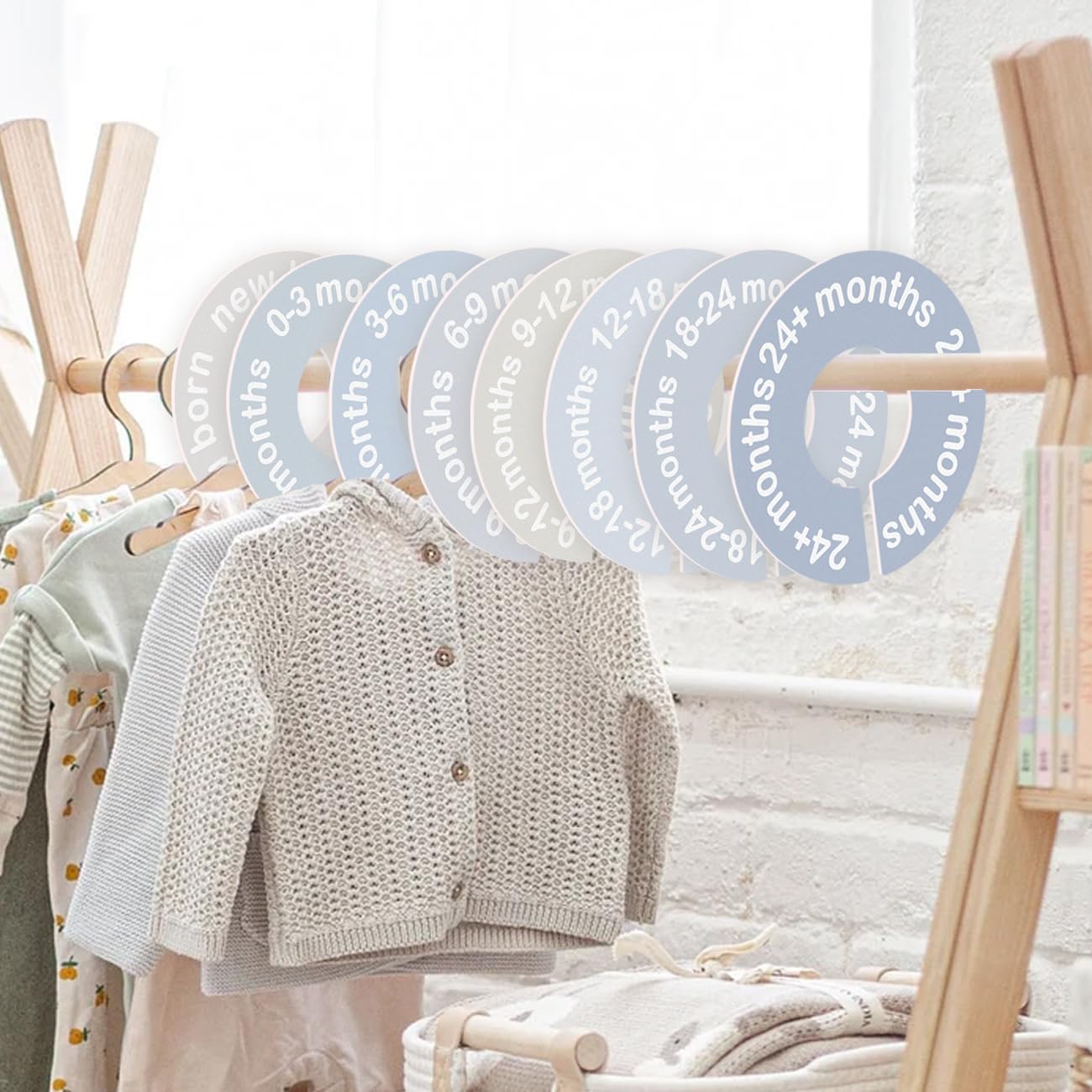 Cephira baby closet dividers 3-month marker helps growth tracking and outfit planning.