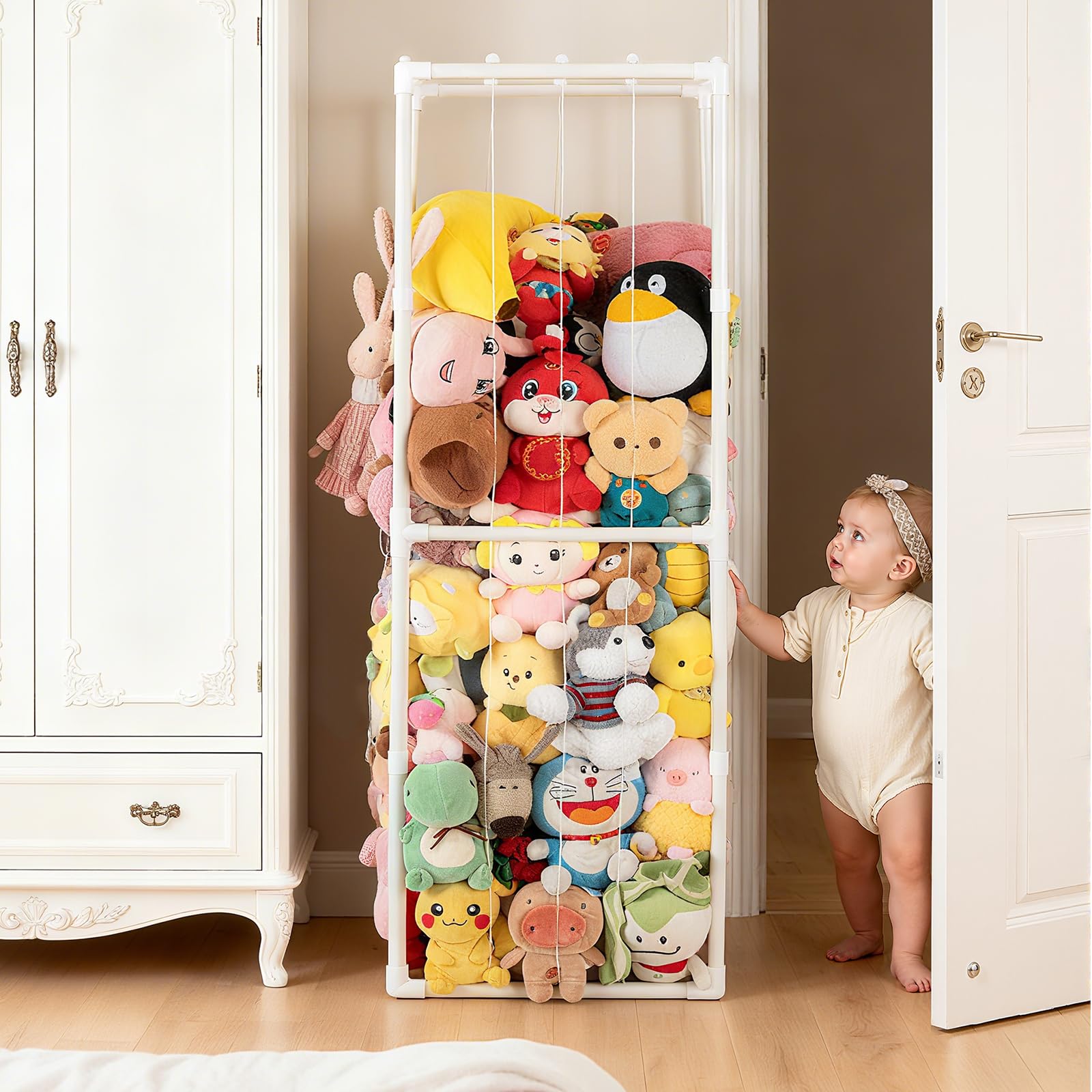 Cerpourt PVC tube zoo structure demonstrates durable two-layer frame for growing toy collections
