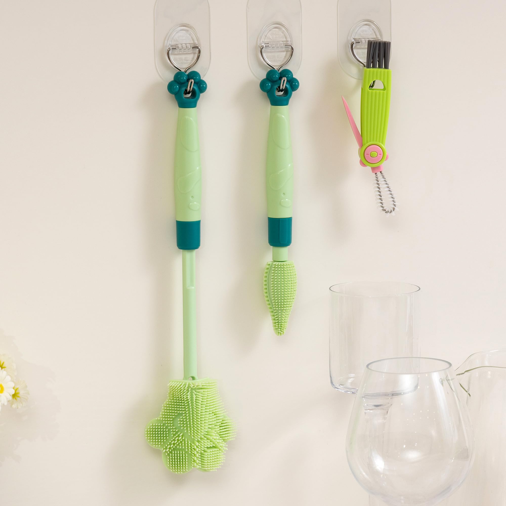 Chemimoso Pawprint silicone bottle brush clean crevices with Y-shaped bottom design