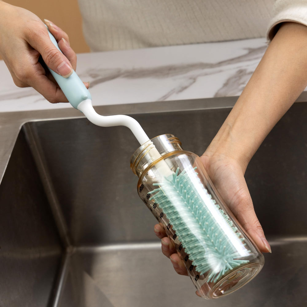 Chemimoso Tiny Cup Lid Gap Brush targets cup gaps for thorough cleaning.