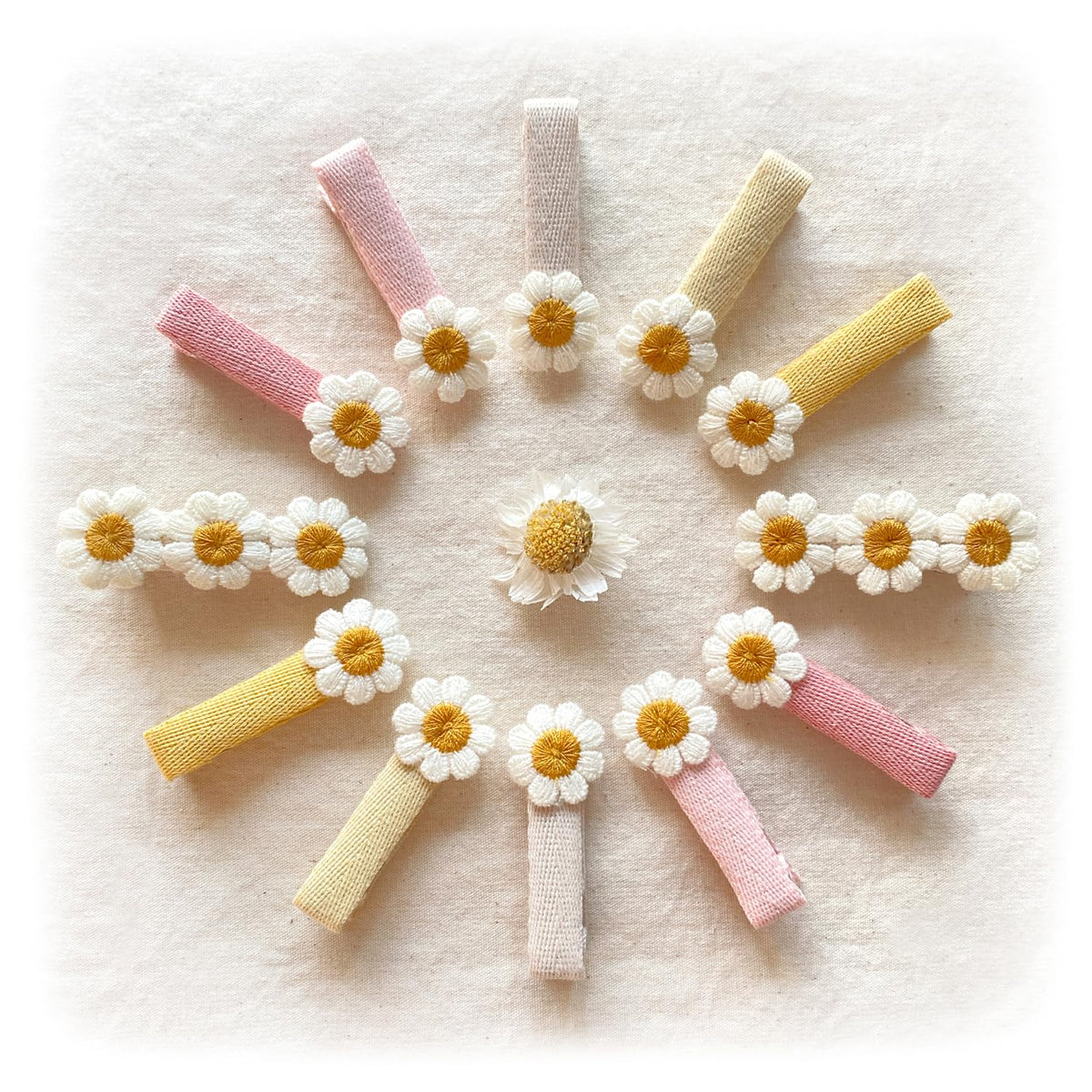 Cherssy daisy hair clip closeup 1 offers gentle hold for fine hair.