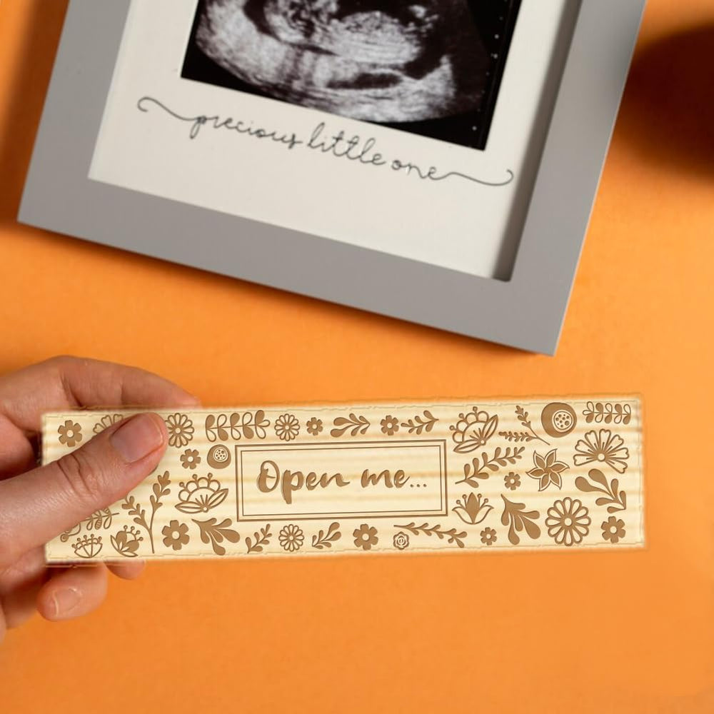 CHGCRAFT pregnancy announcement gift for partner and family.