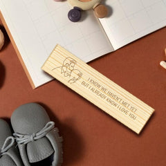 CHGCRAFT keepsake box with raffia ribbon and lock for elegant presentation.