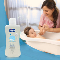 Chicco Baby Moment No-Tears Shampoo hair-softening formula for soft, manageable hair.