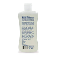 Chicco Baby Moment No-Tears Shampoo pour-action highlights easy rinse during bath.