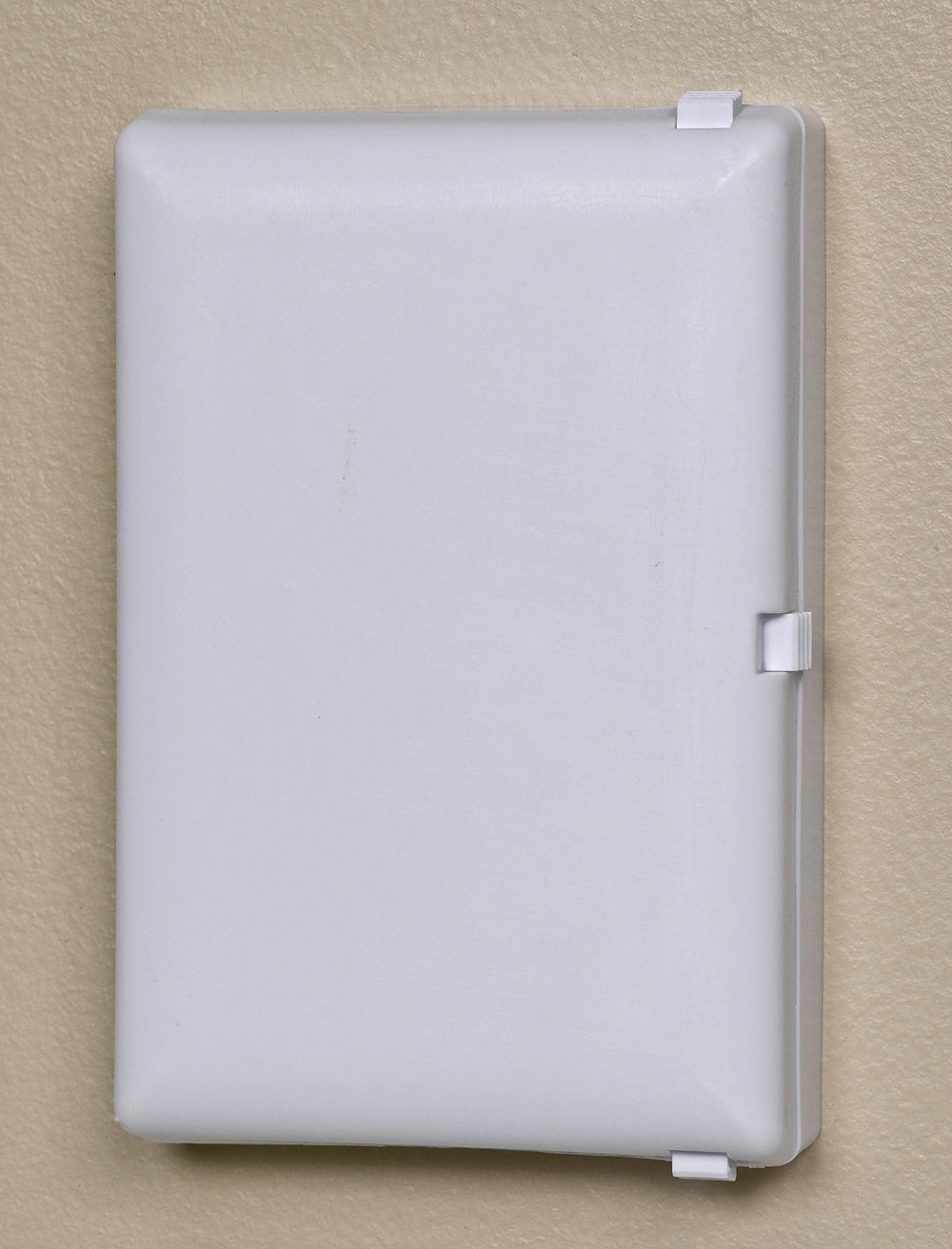 Child Be Safe opening mechanism shows safe adult access with minimal effort