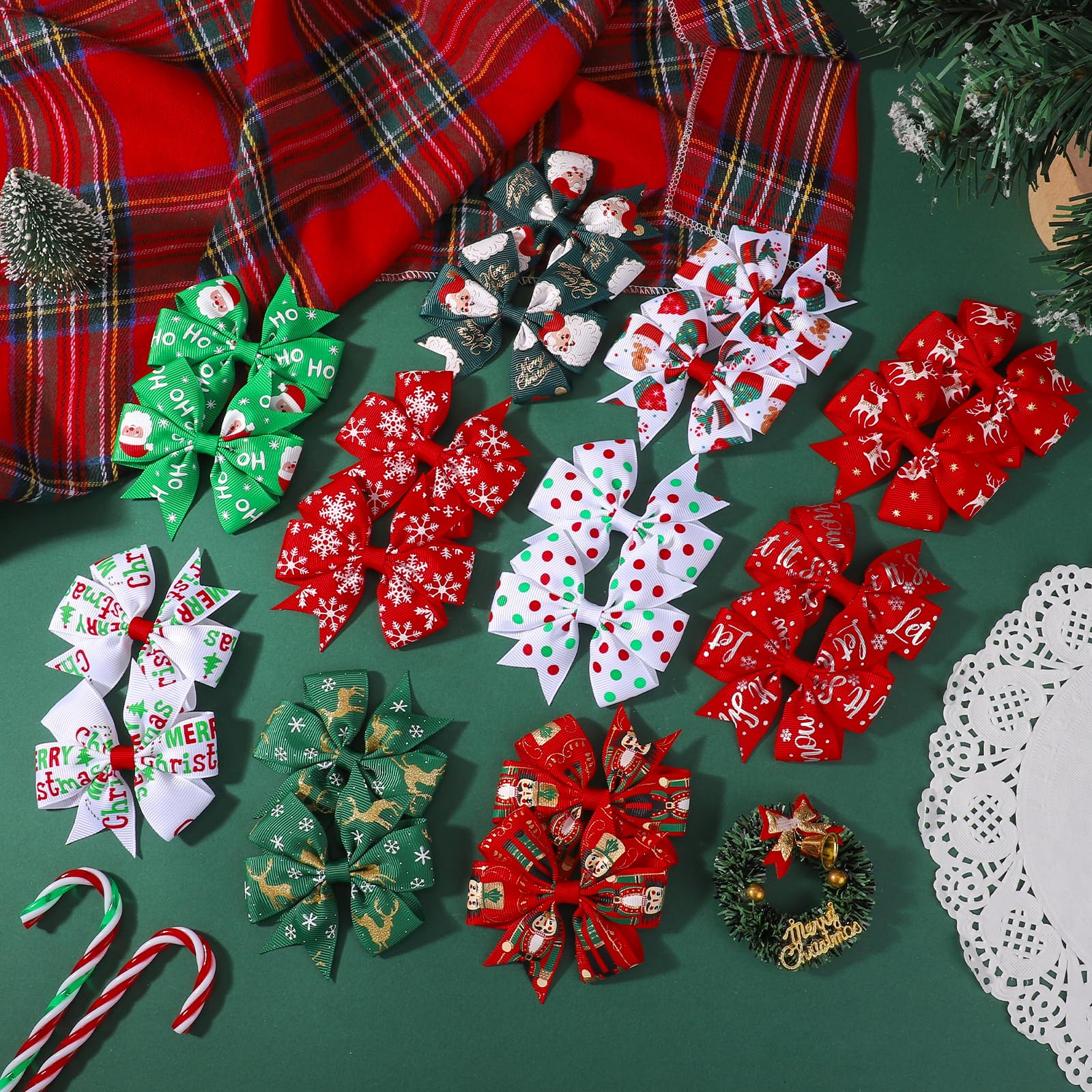 Choicbaby pinwheel bow with reindeer print adds festive charm to ponytails.