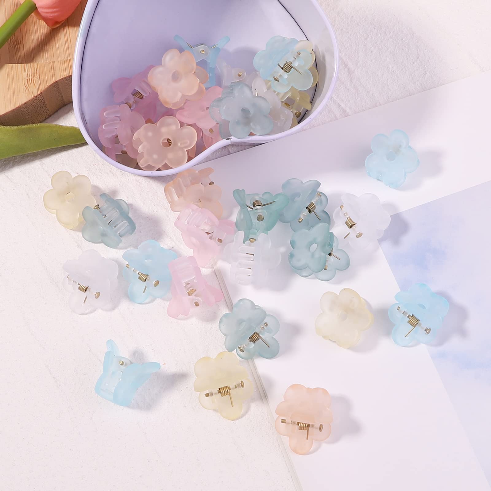 Choicbaby clips demonstrate versatile styling options on hair.