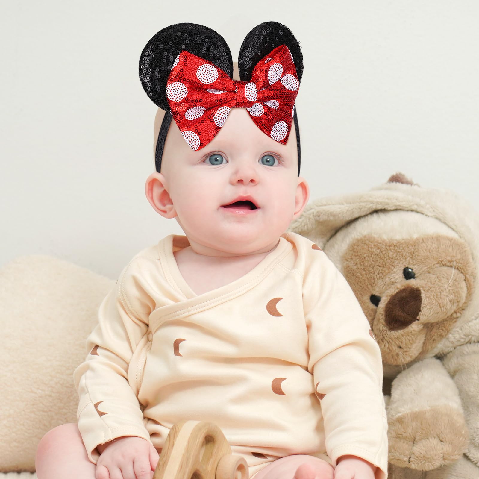 Choicbaby headband suitable for newborns to toddlers at parties.