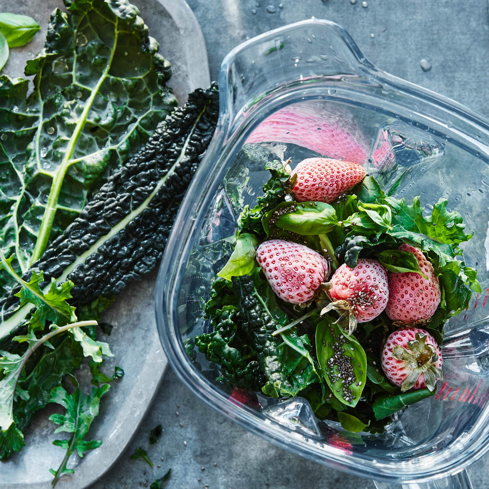 ChooMee TropiColor 8 oz pouch features a secure zipper to prevent leaks during meals.