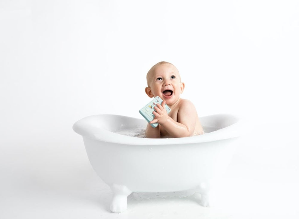 ChoserStar blue teether with single-mold construction and no clicking sound.