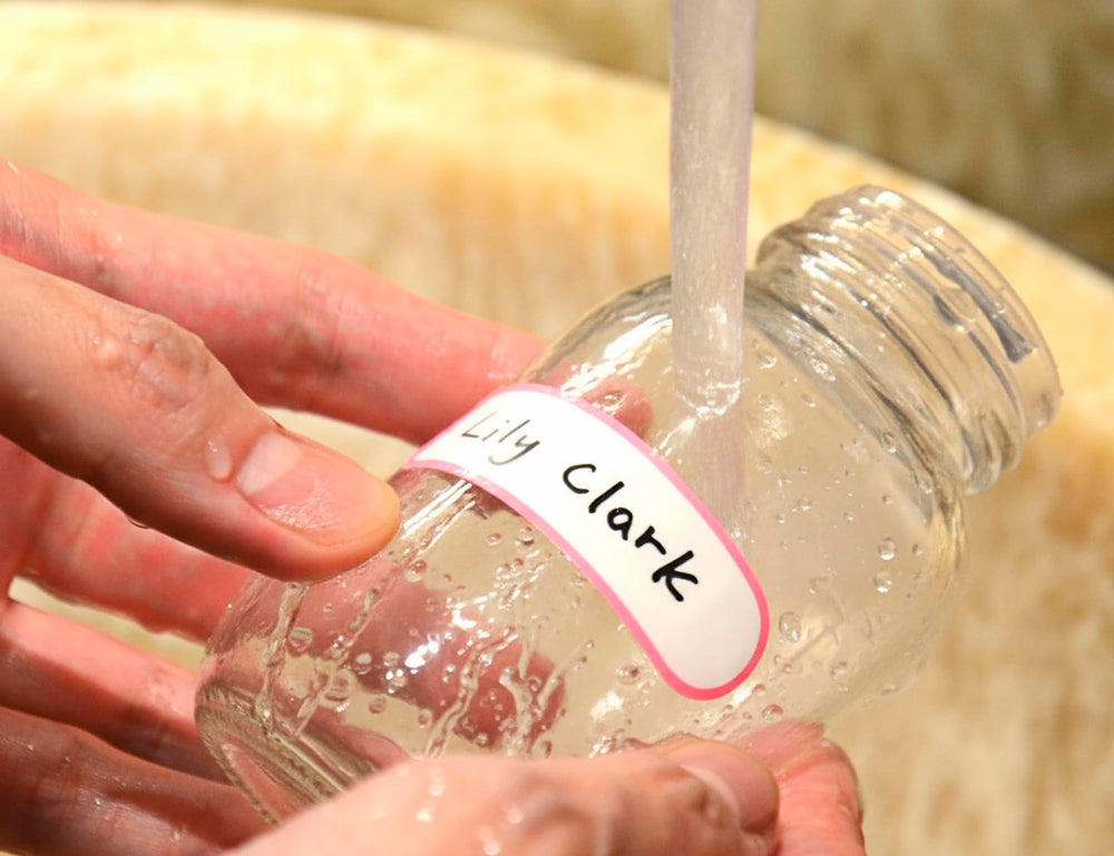 CHUBBIEE strong-adhesion-name-tags illustrate durable sticking on plastic, glass, and metal.