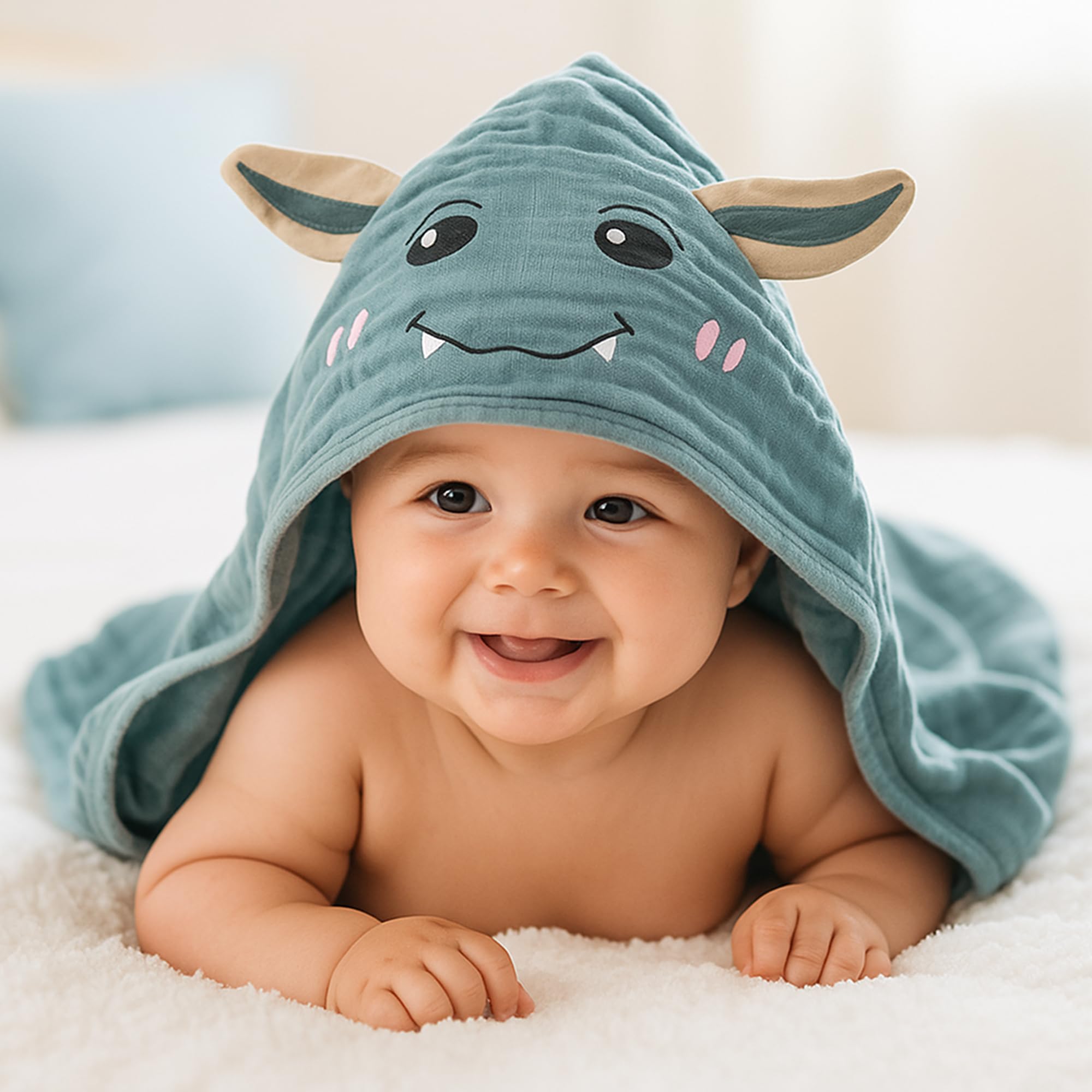 Chungie towel with hanging hook emphasizes simple storage after bath time.