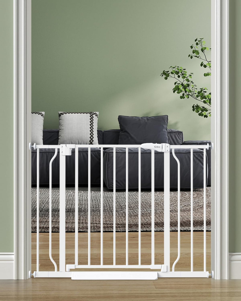 Cideny baby gate no drilling setup demonstrates tool-free installation for renters.