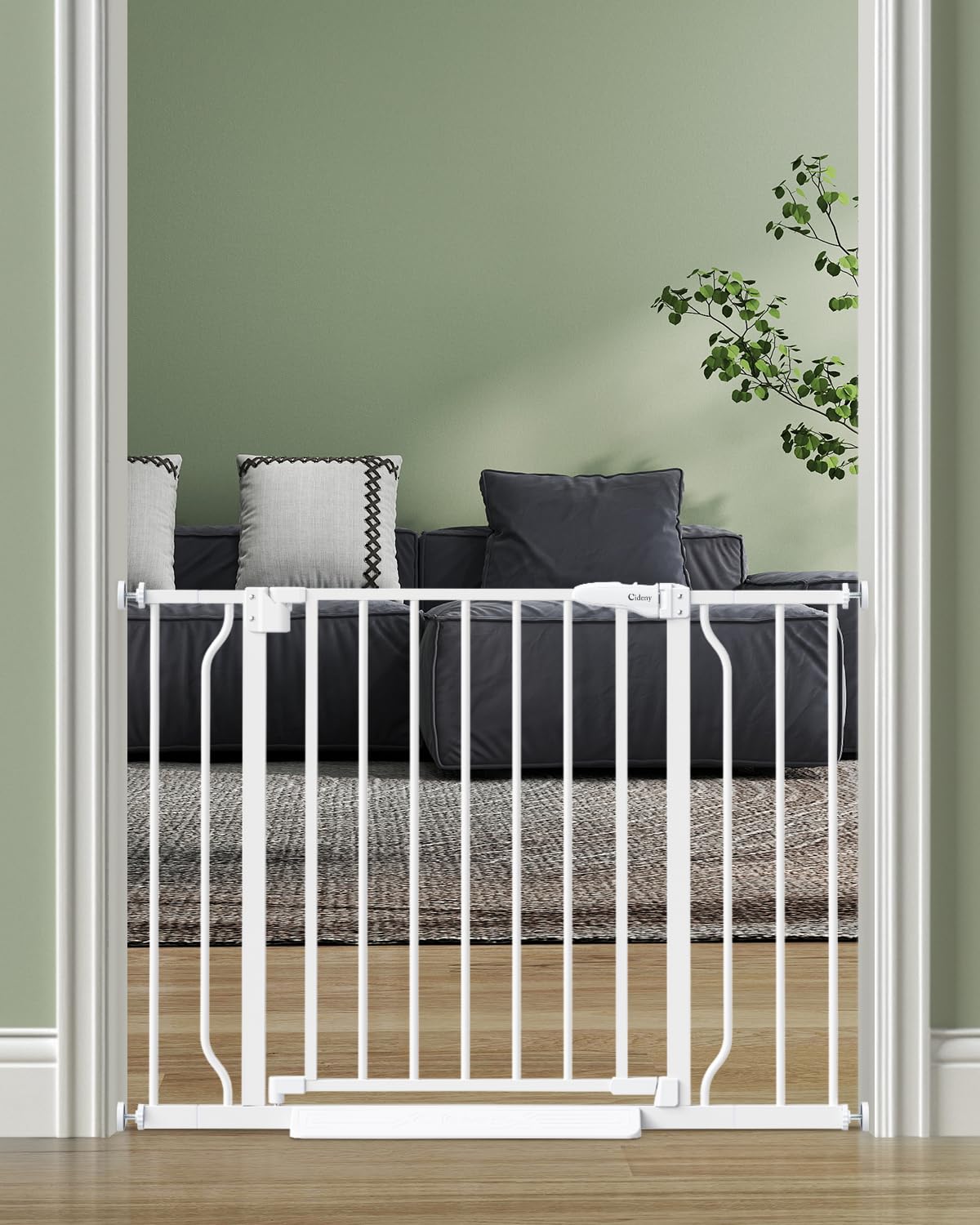 Cideny baby gate no drilling setup demonstrates tool-free installation for renters.