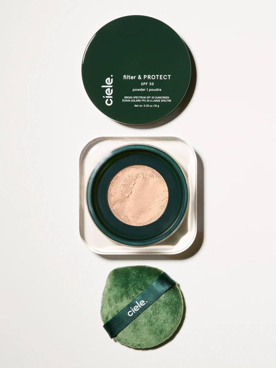 ciele filter & PROTECT SPF 30+ loose powder swatch shows natural finish and oil control.