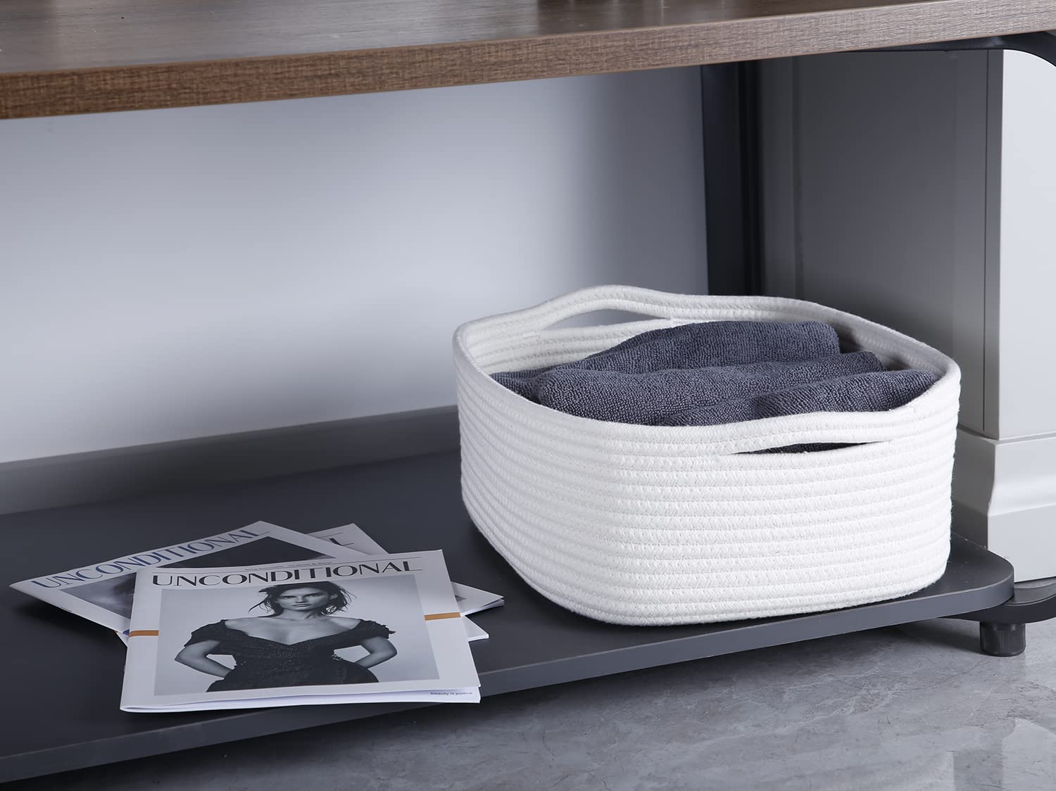 CIKI HOME entry decor basket holds keys and wallet neatly