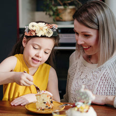 Cinaci nylon headbands with soft elastic band provide gentle everyday wear.