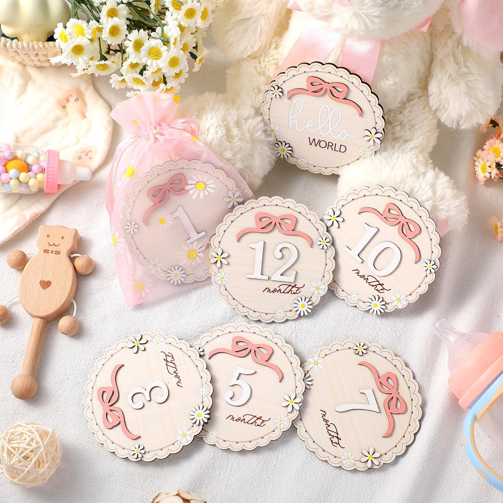 Cinnvoice daisy design milestone card closeup, charming photography prop