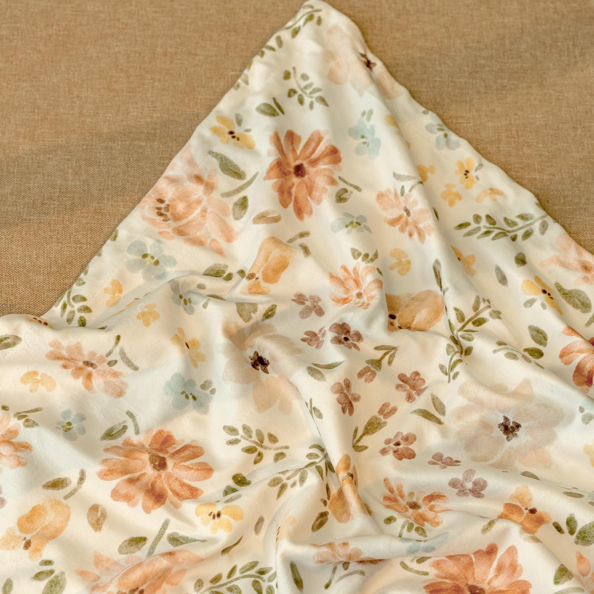 Civarua Kids 30x40 size blanket offers versatile wrap or swaddle.
