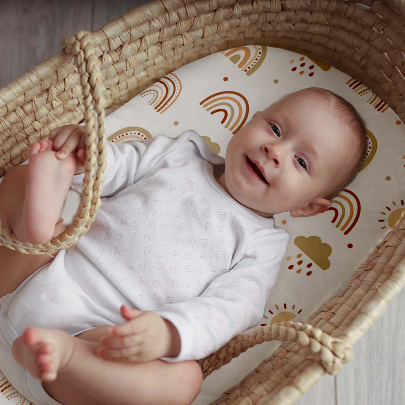Civarua Kids bassinet sheets with 360° elastic band for snug fit.