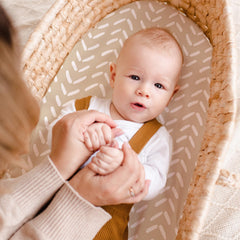 Civarua Kids Cloud Rainbow sheets use soft breathable fabric for gentle sleeps.
