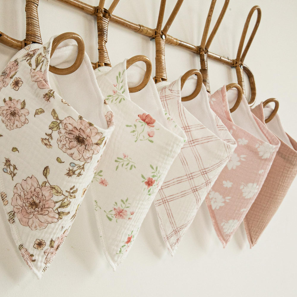 CIVARUA KIDS muslin baby bib gift-ready-packaging closeup signals ready-to-gift practicality.