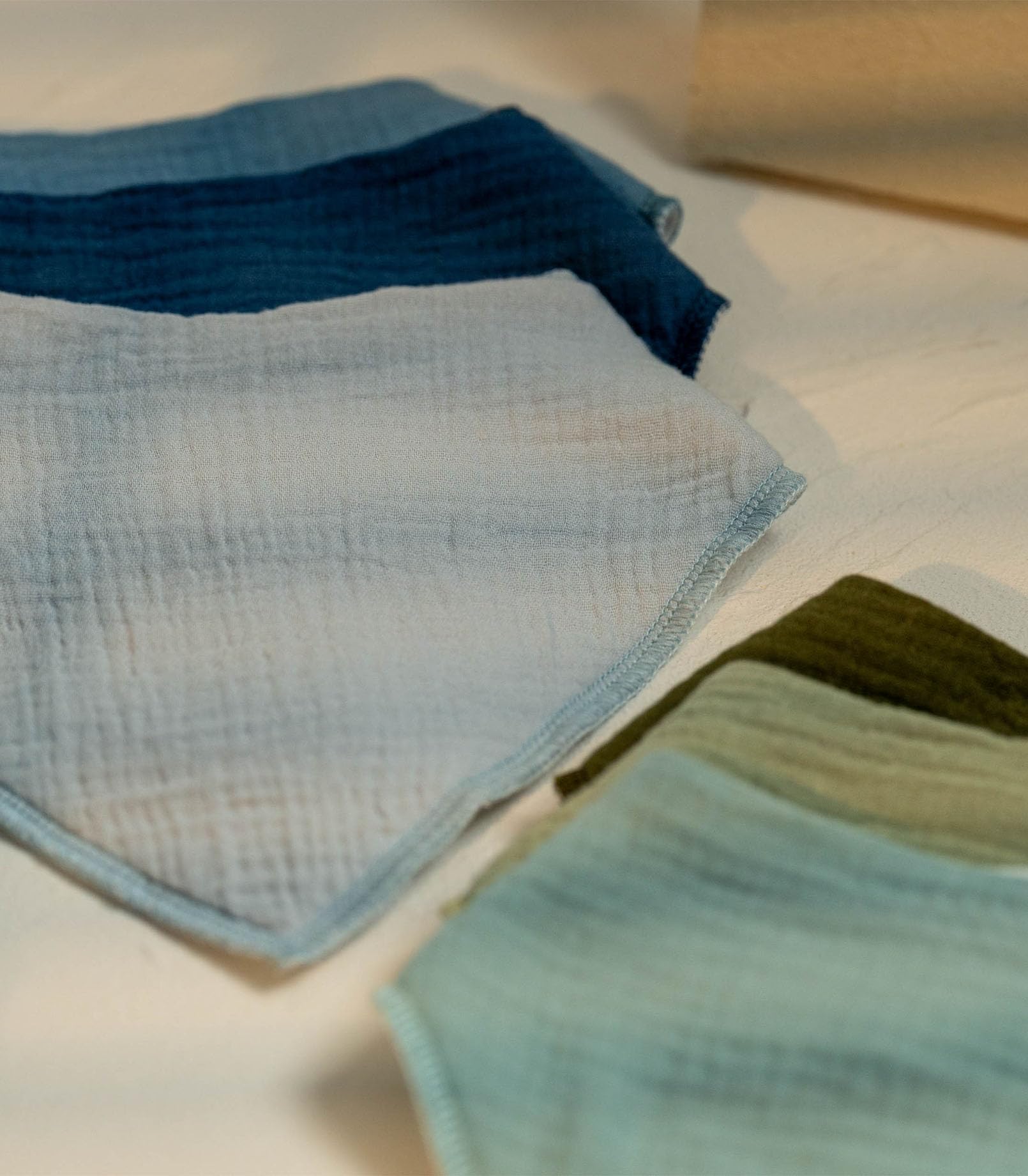 Civarua Kids muslin bibs 8-pack gift-ready — ideal baby shower gift.