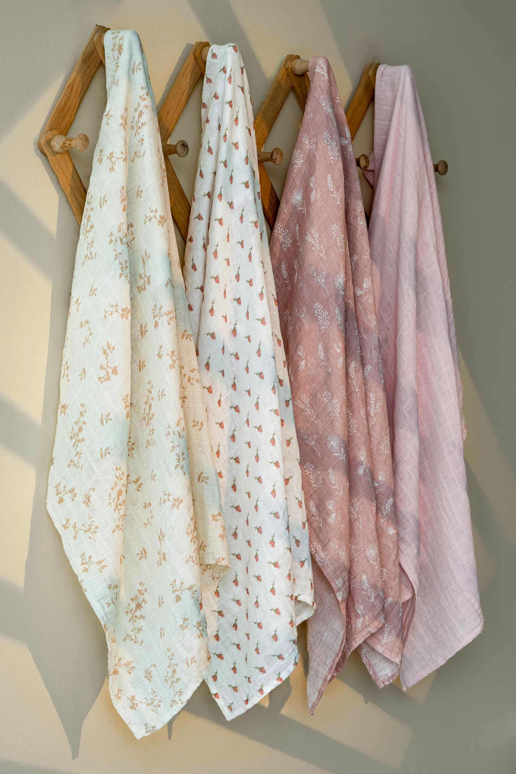 Civarua Kids flowers blankets—on-the-go use in stroller or car seat.