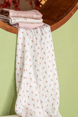 Civarua Kids four-pack display—versatile swaddles for tummy time and nursing covers.