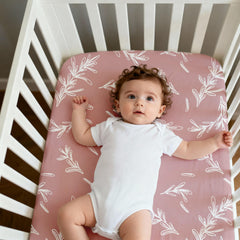 Civarua Kids 360-elastic-band sheet shows secure fit during baby movement.