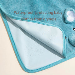 clberni adjustable-snap elastic-neck bib provides a secure, growing fit.