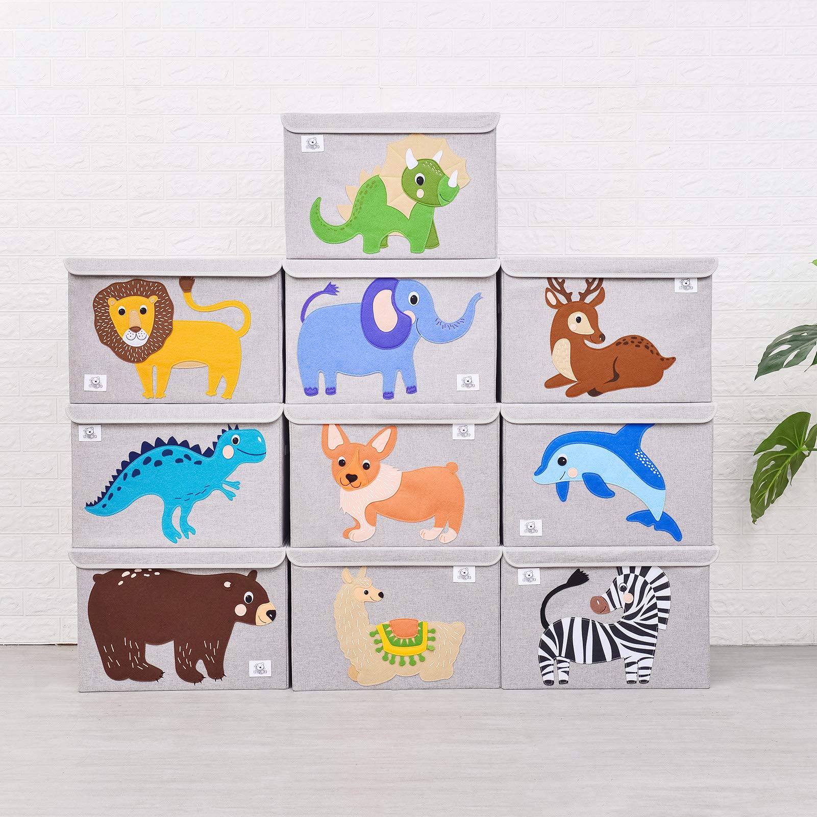 CLCROBD sturdy handles on storage chest enable easy transport