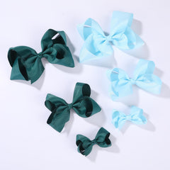 Clipband Hunter Green Bows handmade detail highlighting ribbon and clip craftsmanship.