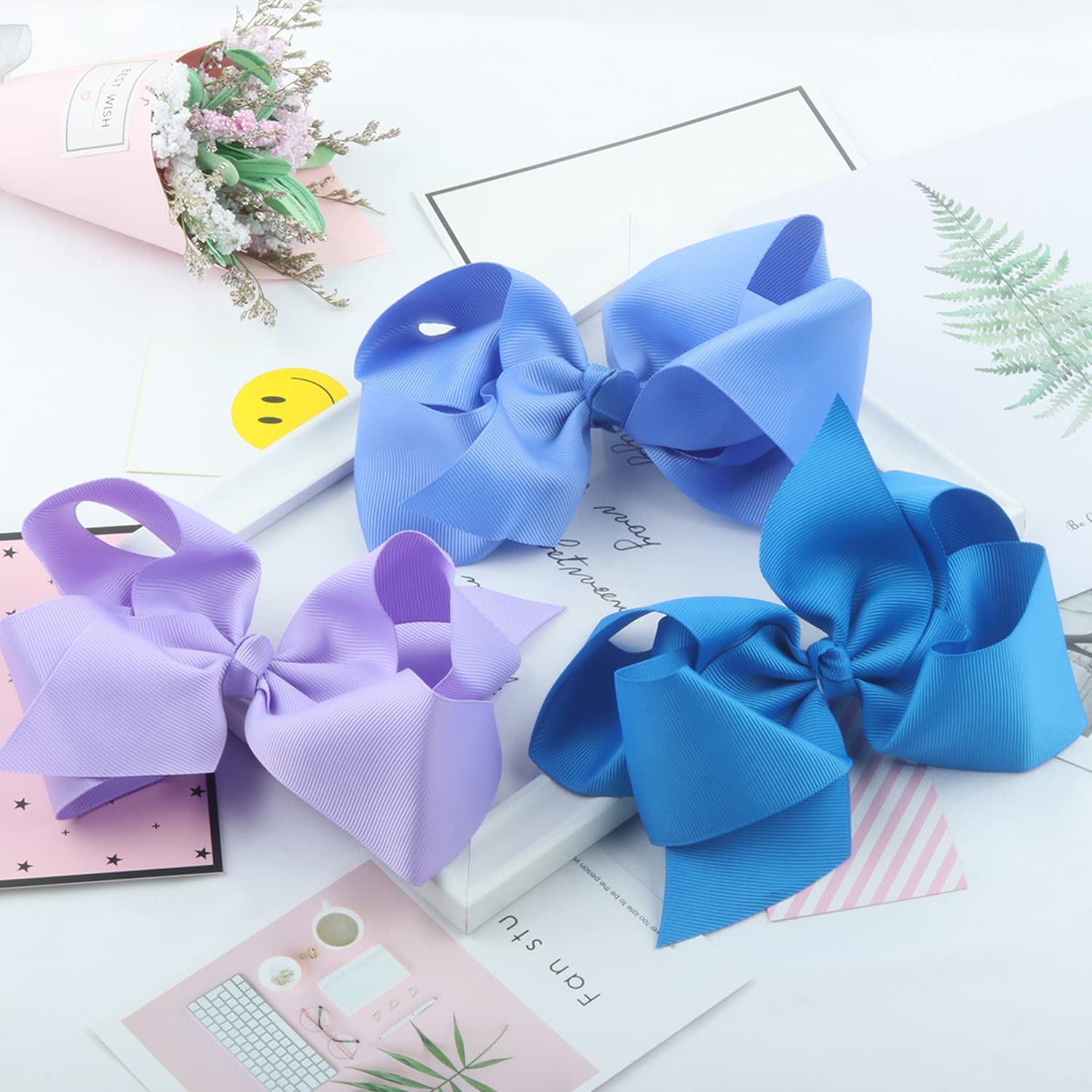 Clipband toddler hair clip with alligator close-up showing sturdy grip and smooth finish.