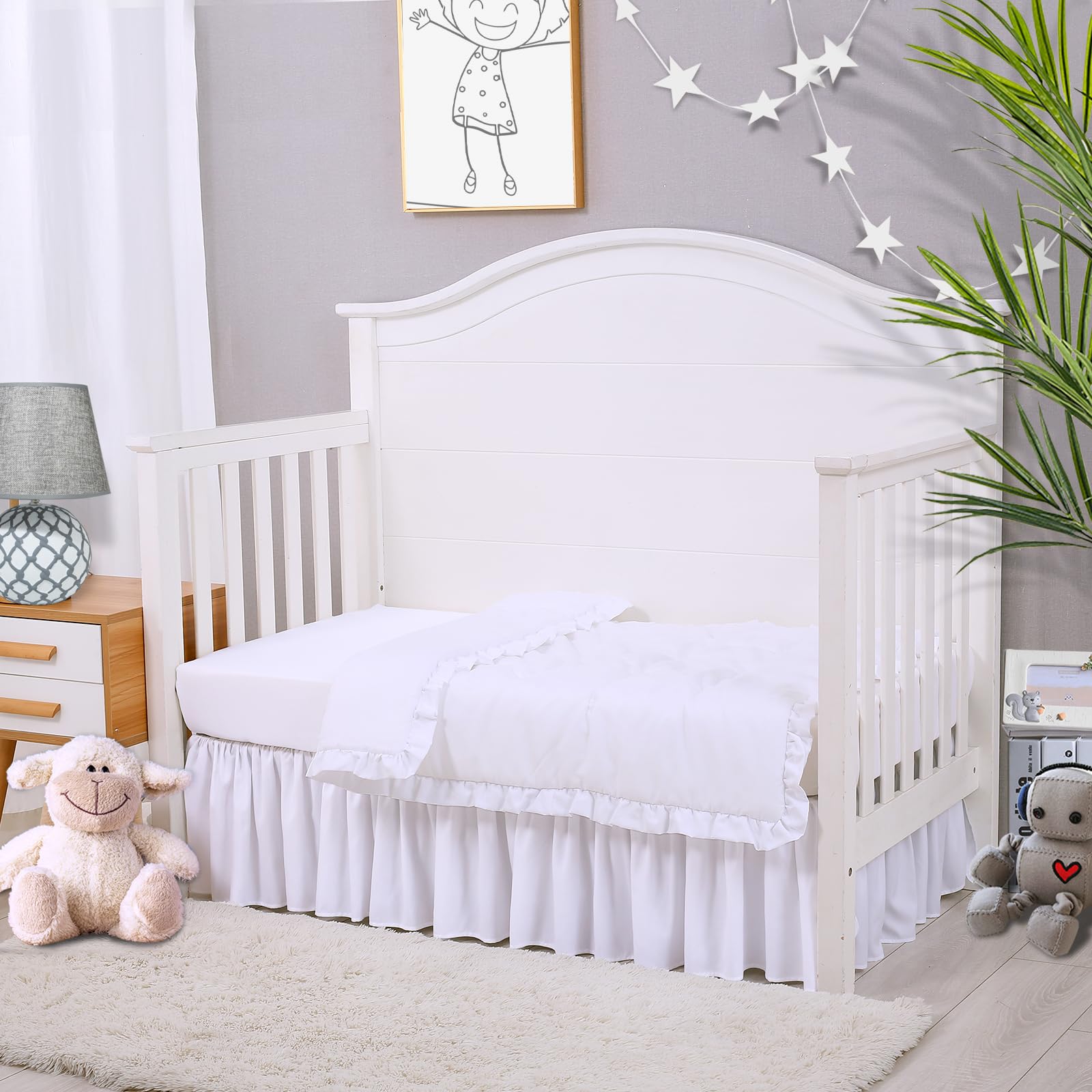 Cloele fitted crib sheet in white offers breathable, snug fit