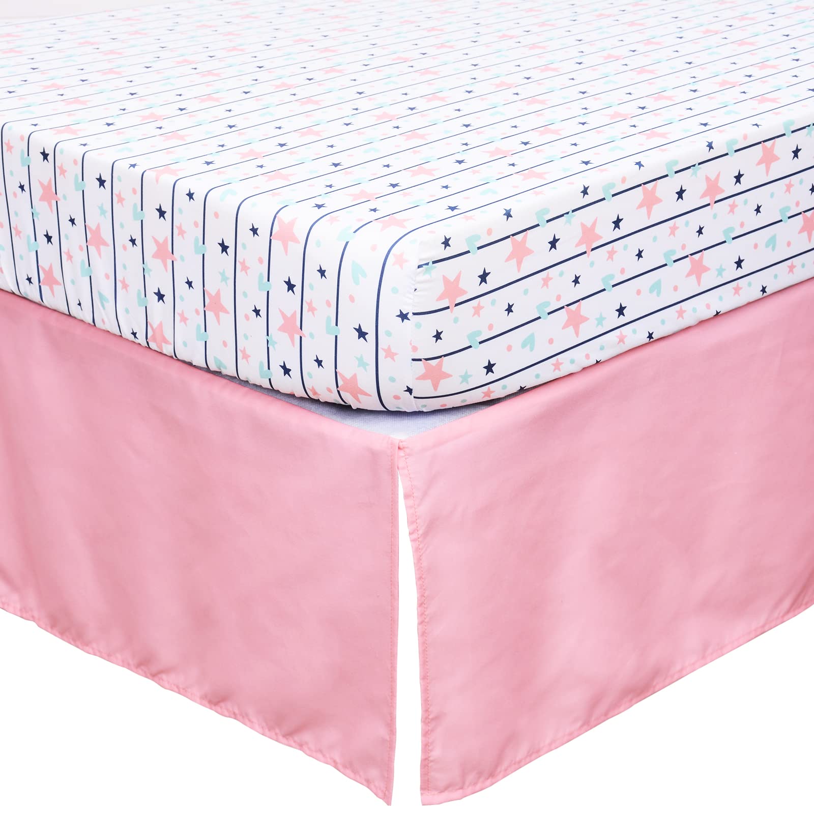 Cloele nursery room display featuring coordinated bedding set
