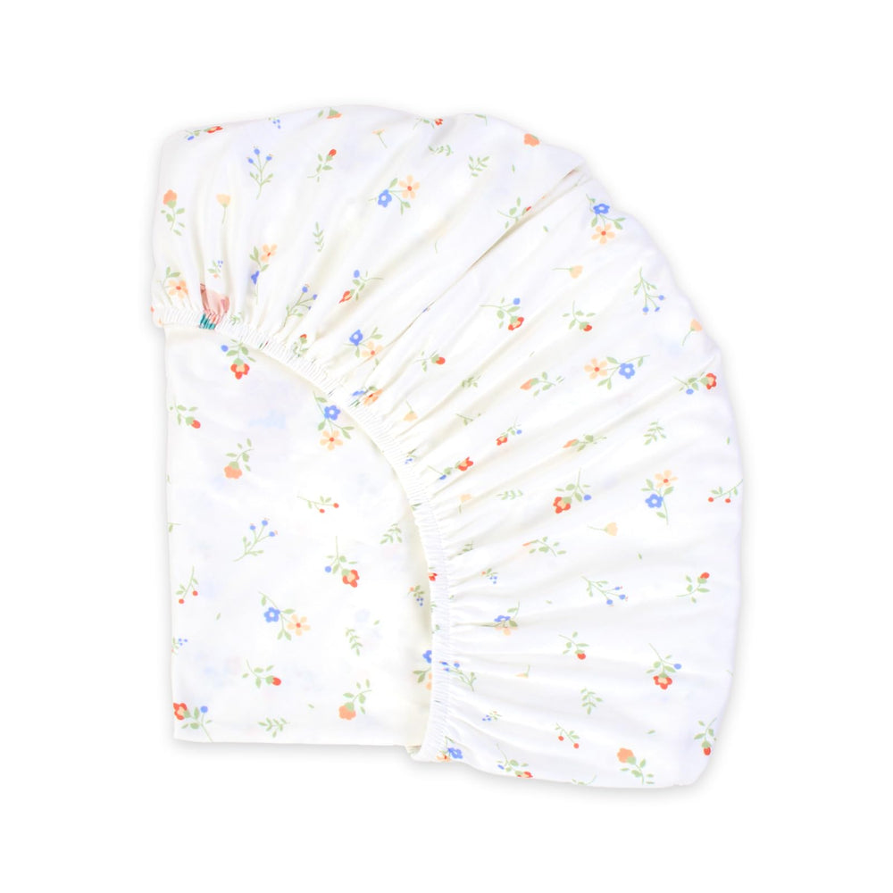 Cloele standard crib sheet fits 52x28x5 inch cribs securely.
