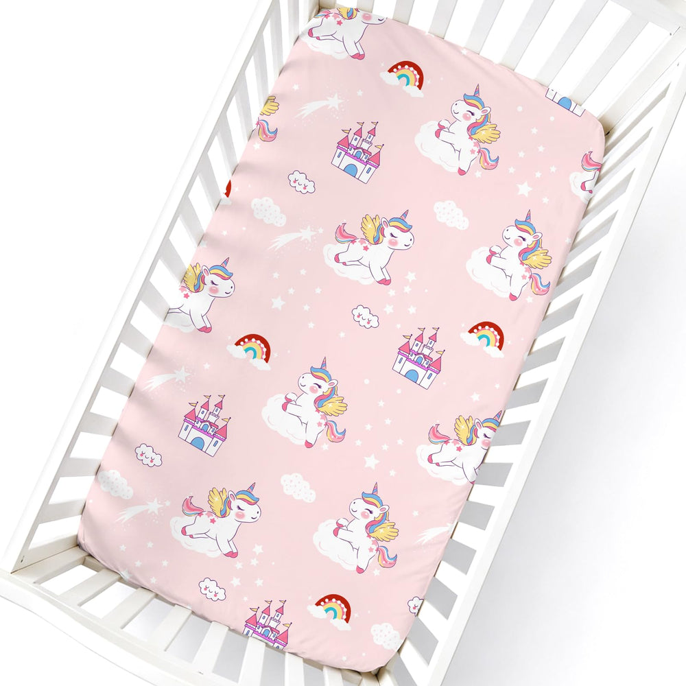 Cloele fitted crib sheet close-up shows soft elastic edges for secure fit