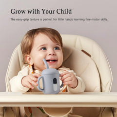 CLYMENE training cup’s inner lid ridge minimizes spills during mealtimes.