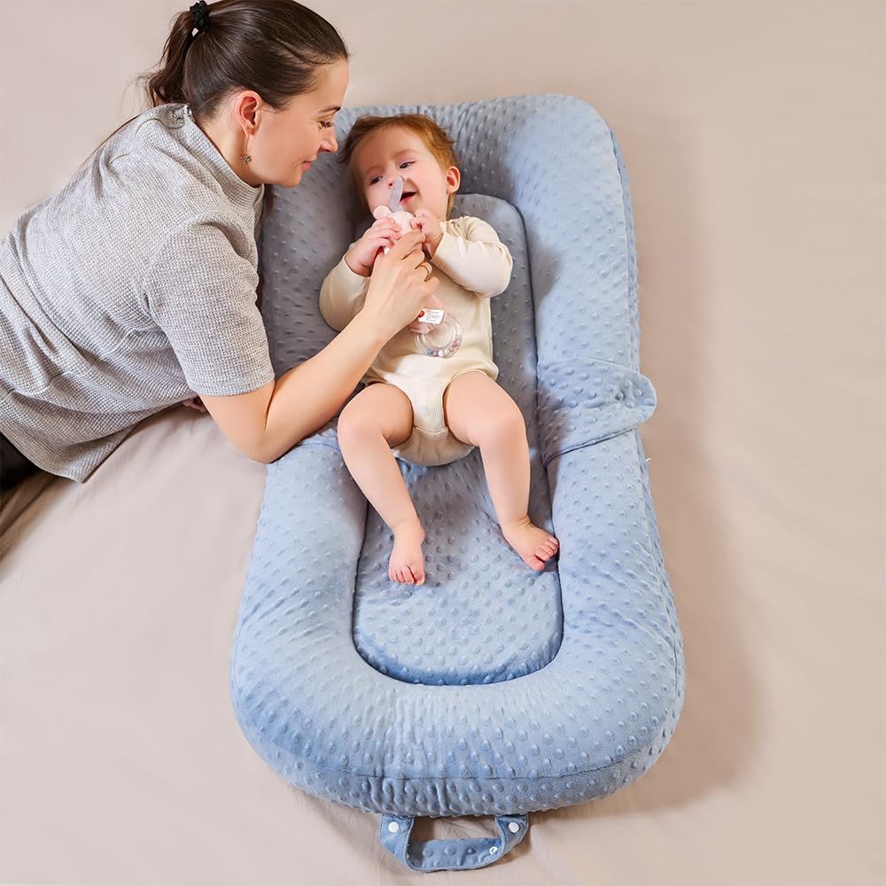 Cococu baby lounger blue close-up of soft skin-friendly fabric for baby comfort