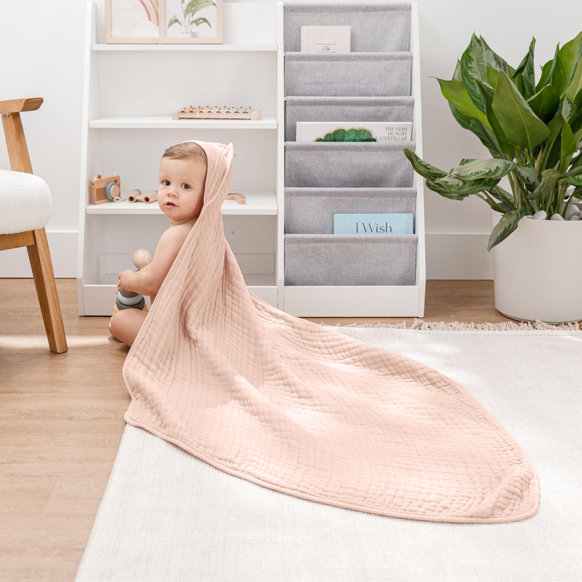 Comfy Cubs 6-layer closeup highlighting durable muslin construction for long-lasting use.