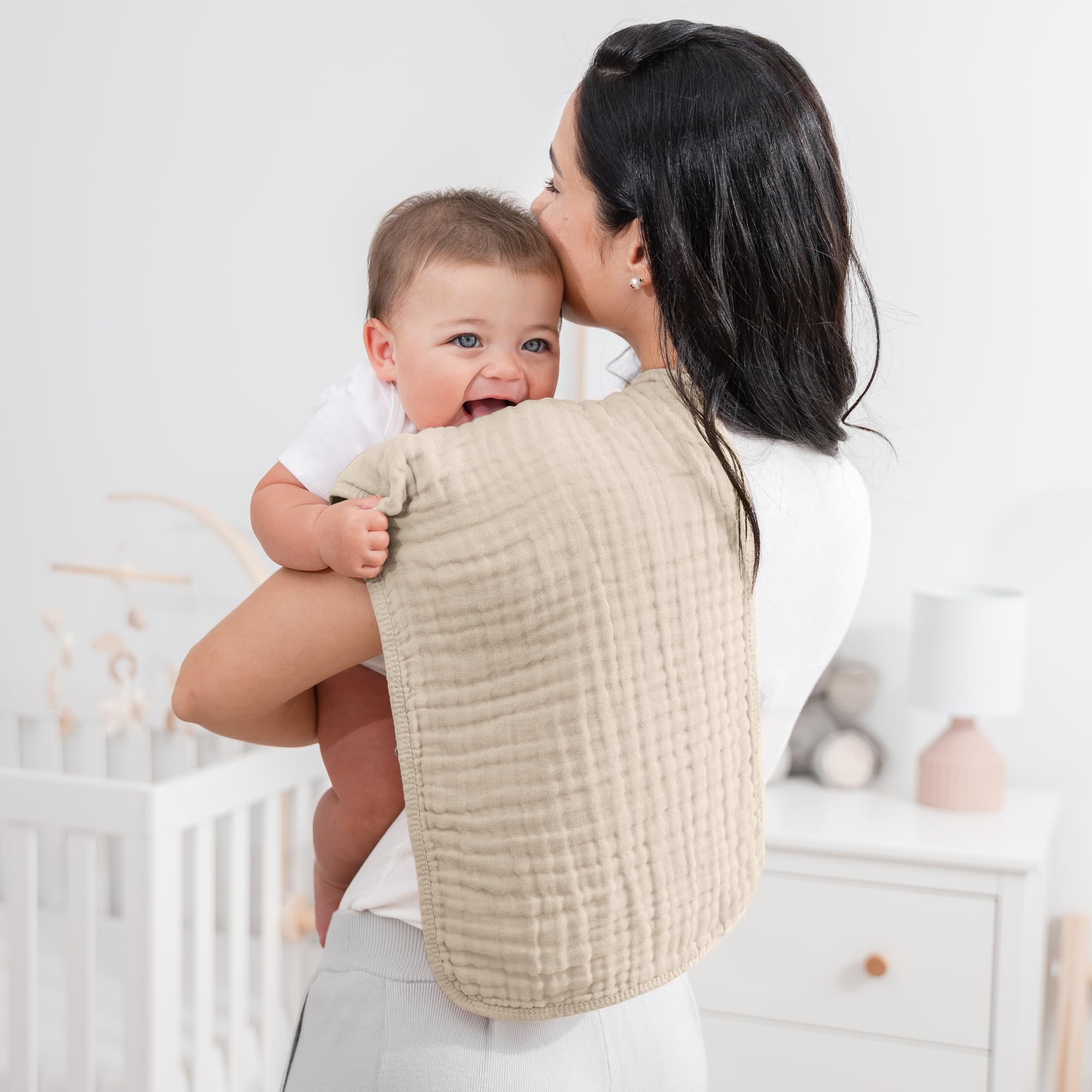 Comfy Cubs six-layer absorbent cloth demonstrates superior protection against spills.