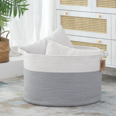 COMFY-HOMI XXXL basket storing blankets and towels neatly.